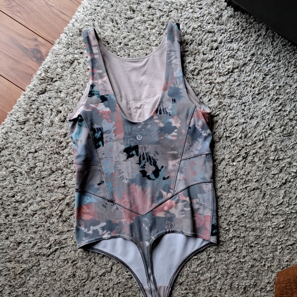 Lululemon Align Sleeveless Bodysuit size 6 - Picture 3 of 6